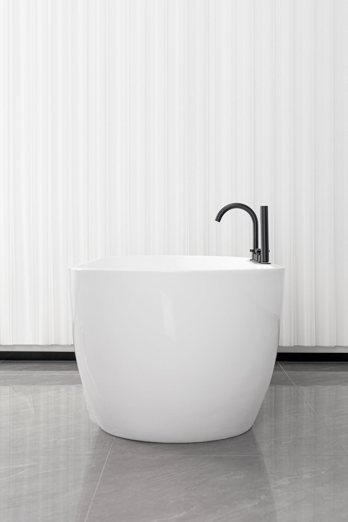 Freistehende Badewanne ARUBA schwarz matt 170x75x58 cm