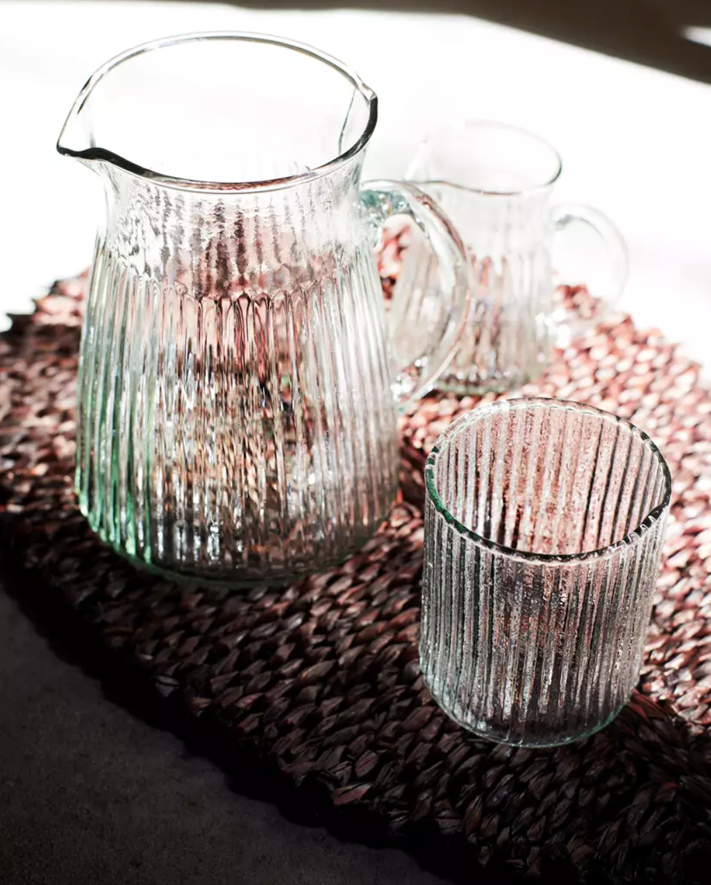 Glas mit Rillen