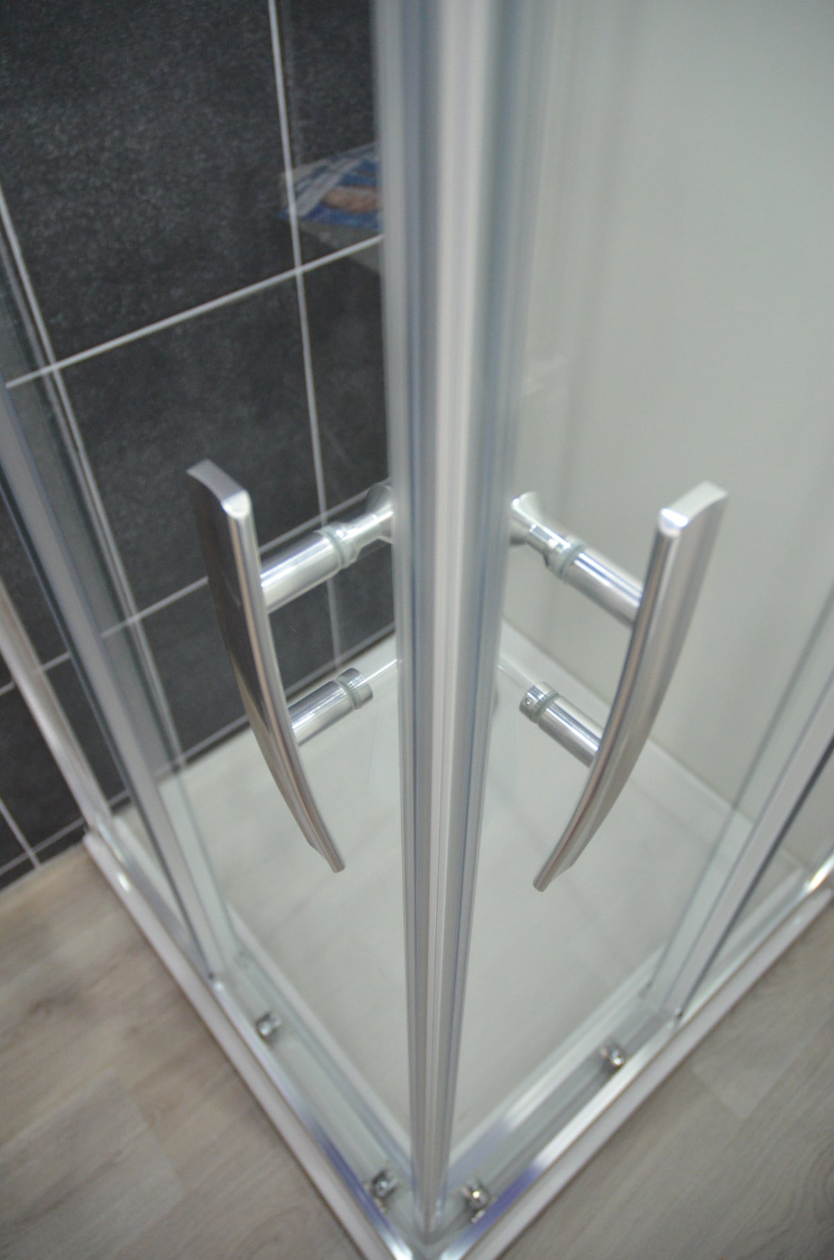 PRO-LINE Corner Shower Part Stripe Design | 2 different sizes