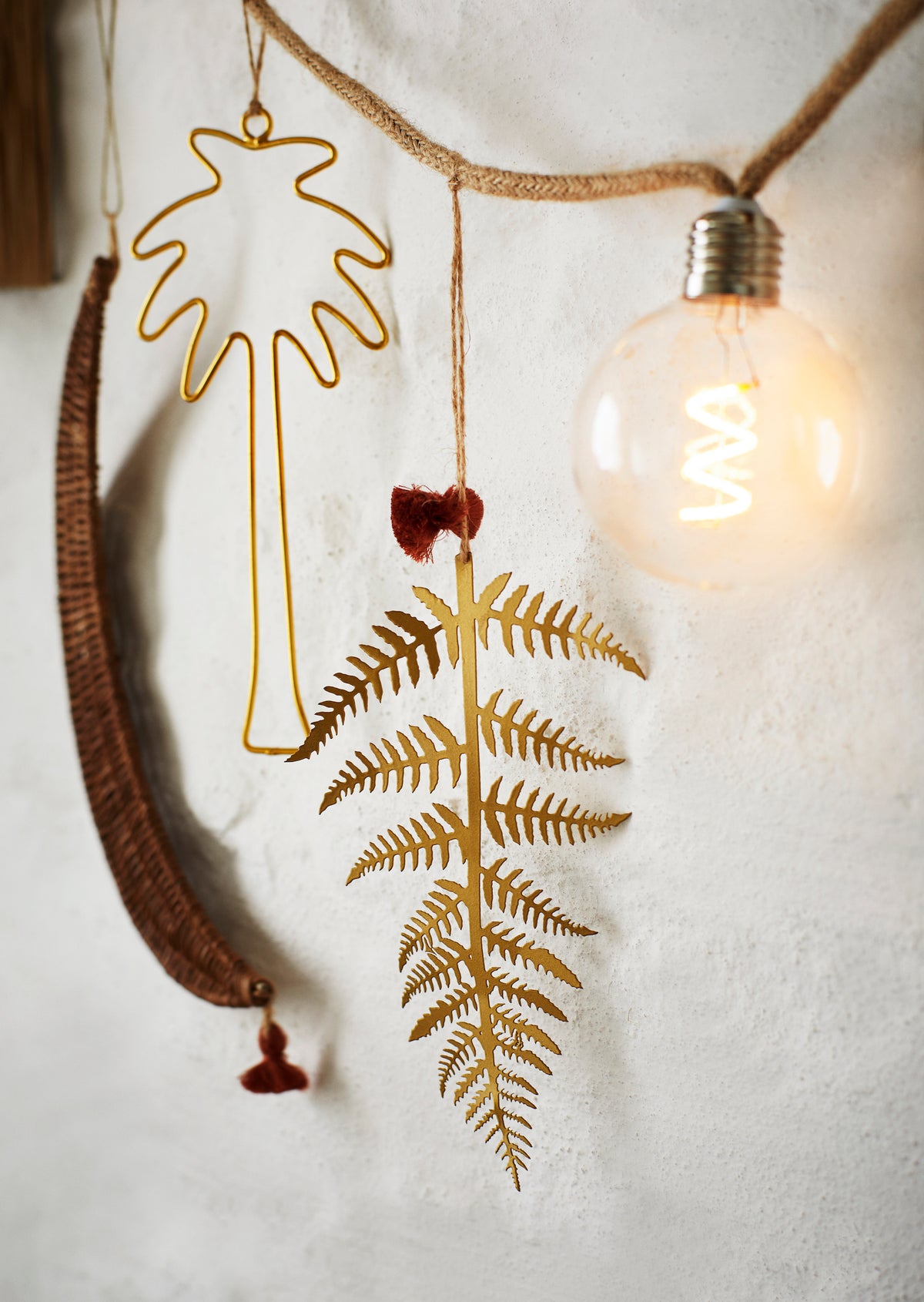 Hanging fern leaf brass 9x15 cm