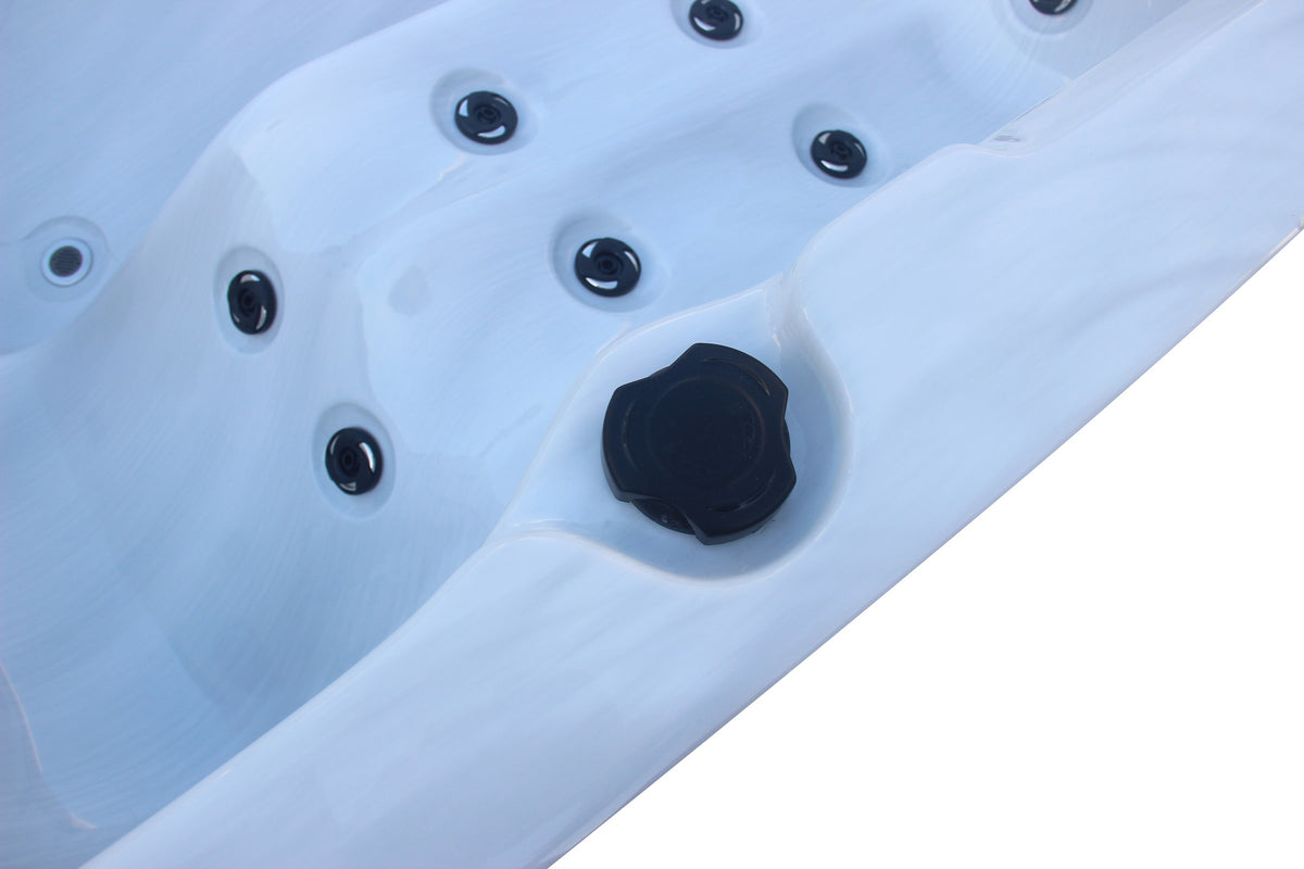 Outdoorwhirlpool PALMA White Marble inkl. Abdeckung & Stiege 190x190x86 cm frostsicher